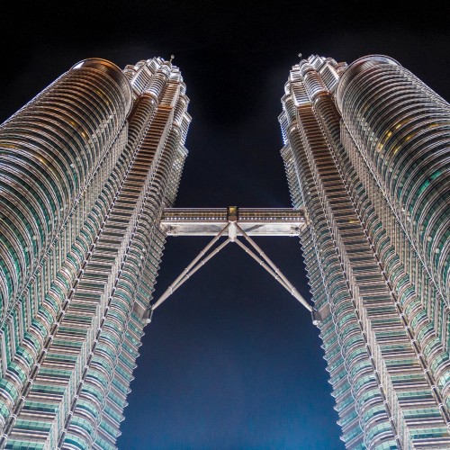 Kuala Lumpur tras el anochecer